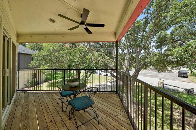 122 Acapulco DR, Lakeway, TX 78734