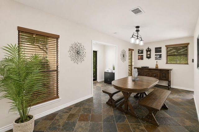 122 Acapulco DR, Lakeway, TX 78734