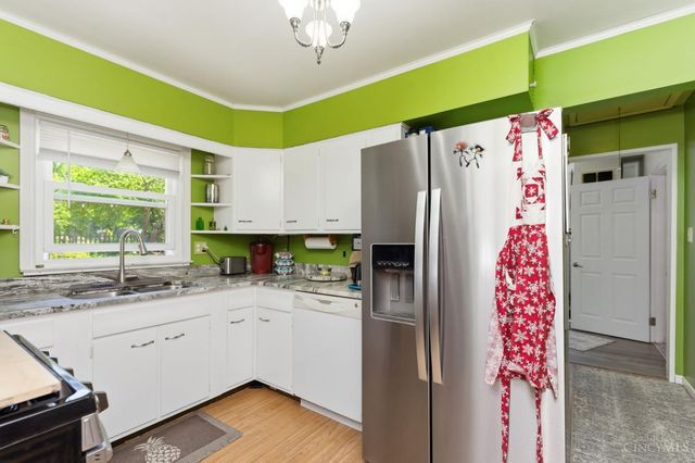 320 E Plane Street, Bethel, OH 45106