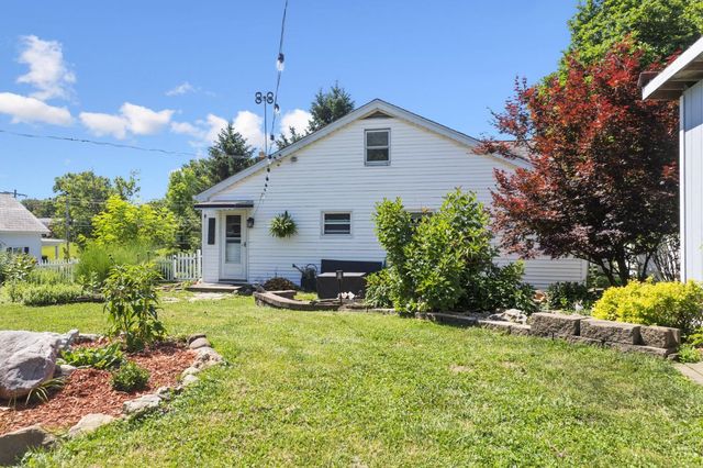 320 E Plane Street, Bethel, OH 45106
