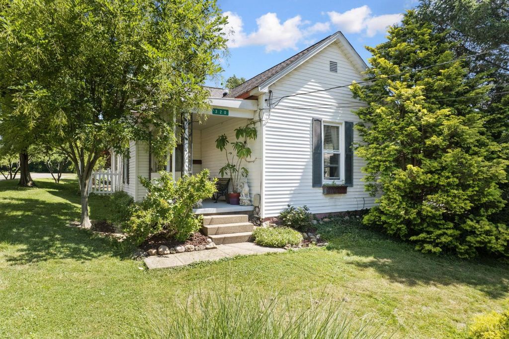 320 E Plane Street, Bethel, OH 45106