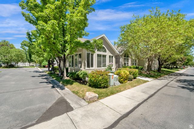 2136 W JORDAN VILLA DR, West Jordan, UT 84088