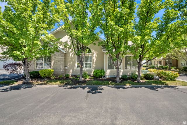 2136 W JORDAN VILLA DR, West Jordan, UT 84088