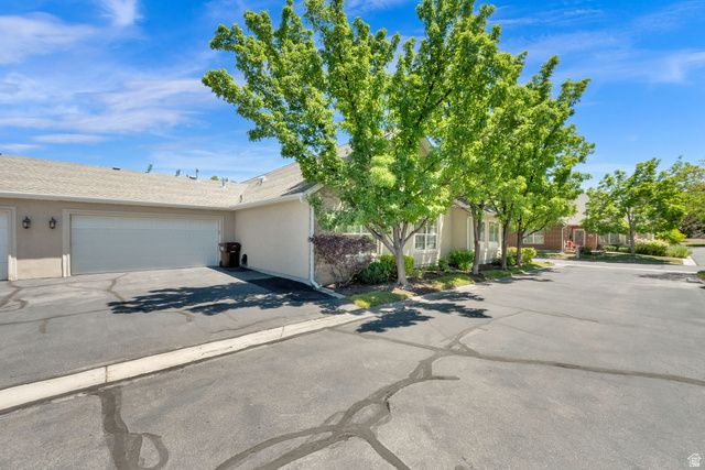 2136 W JORDAN VILLA DR, West Jordan, UT 84088