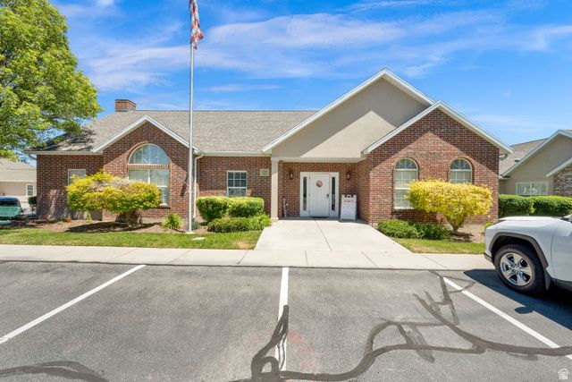 2136 W JORDAN VILLA DR, West Jordan, UT 84088