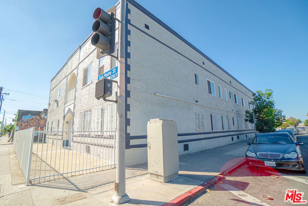 6701 S San Pedro Street, Los Angeles, CA 90003 — photo 2