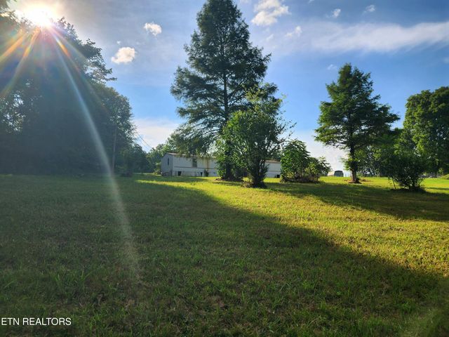 185 Mccormick Lane, Harriman, TN 37748