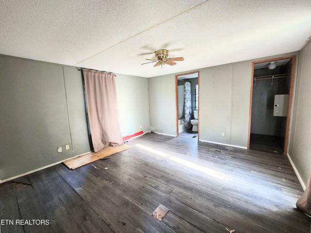 185 Mccormick Lane, Harriman, TN 37748