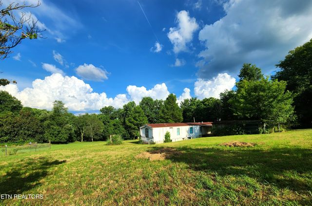185 Mccormick Lane, Harriman, TN 37748