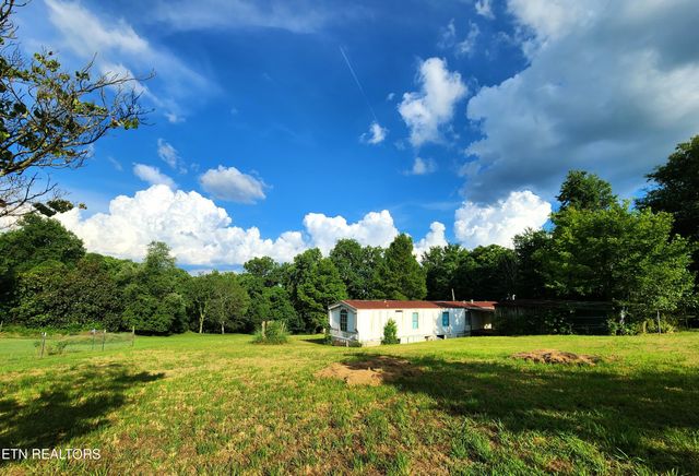 185 Mccormick Lane, Harriman, TN 37748