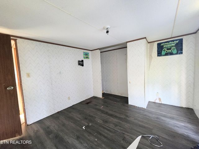 185 Mccormick Lane, Harriman, TN 37748