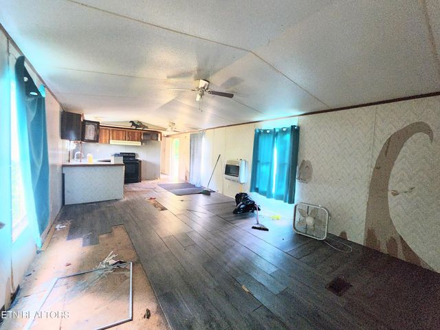 185 Mccormick Lane, Harriman, TN 37748