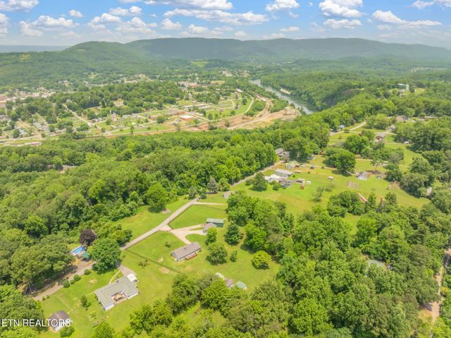 185 Mccormick Lane, Harriman, TN 37748