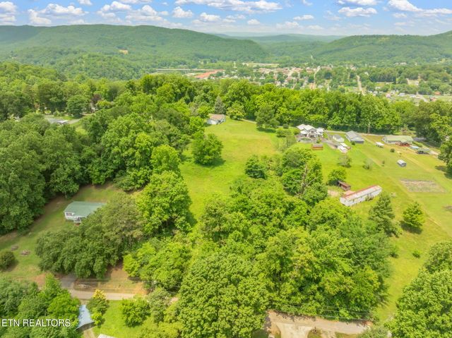 185 Mccormick Lane, Harriman, TN 37748