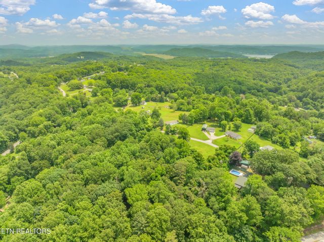185 Mccormick Lane, Harriman, TN 37748
