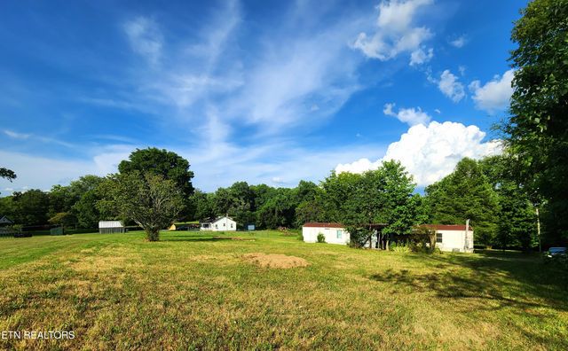 185 Mccormick Lane, Harriman, TN 37748