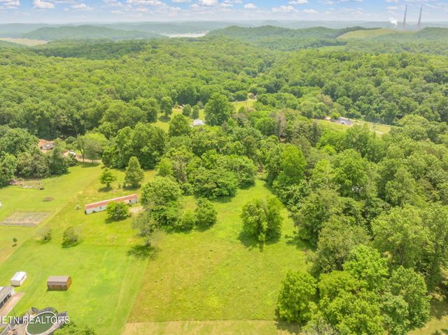 185 Mccormick Lane, Harriman, TN 37748