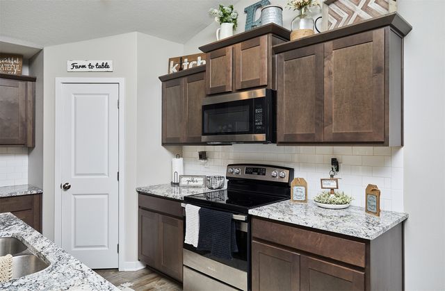 713 NE Maple Street, Elkhart, IA 50073