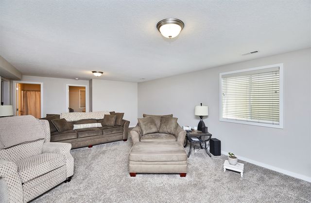 713 NE Maple Street, Elkhart, IA 50073