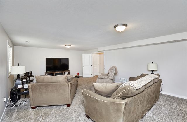 713 NE Maple Street, Elkhart, IA 50073
