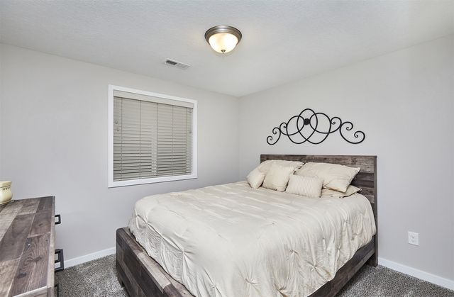 713 NE Maple Street, Elkhart, IA 50073