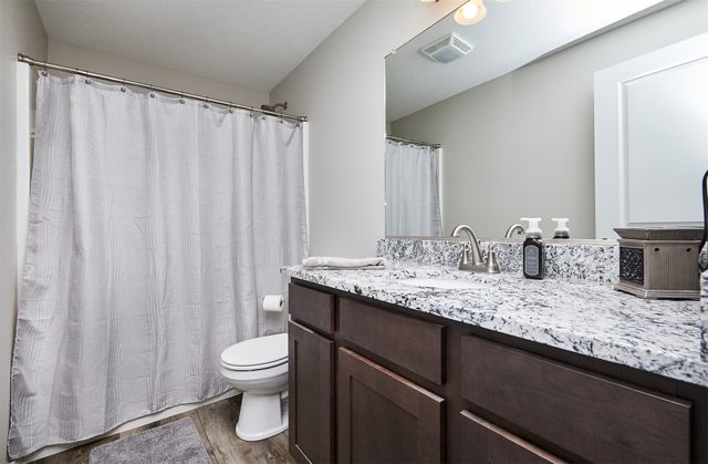713 NE Maple Street, Elkhart, IA 50073