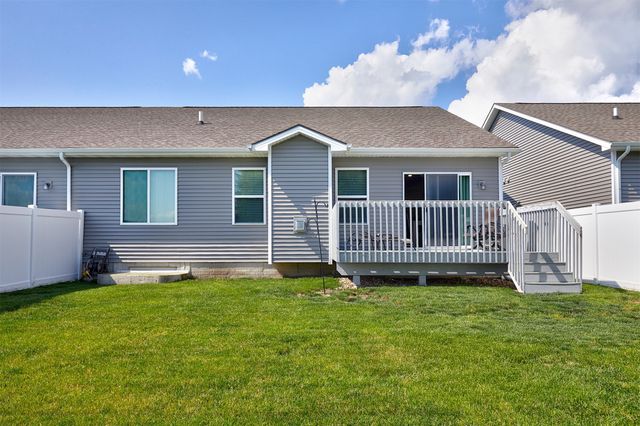 713 NE Maple Street, Elkhart, IA 50073
