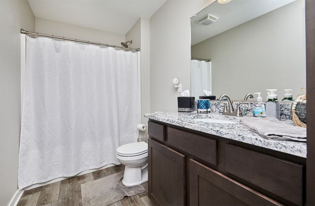 713 NE Maple Street, Elkhart, IA 50073