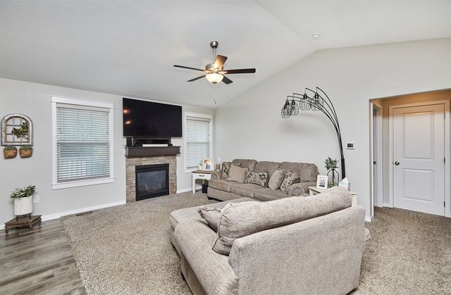 713 NE Maple Street, Elkhart, IA 50073