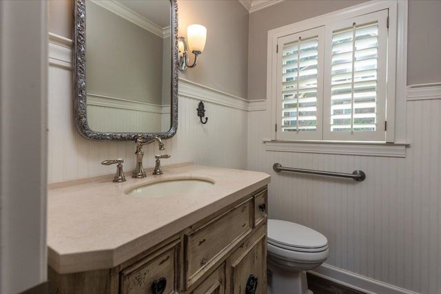 2608 HOLLY SPRING DR, Germantown, TN 38138
