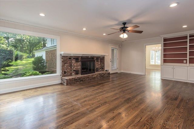 2608 HOLLY SPRING DR, Germantown, TN 38138