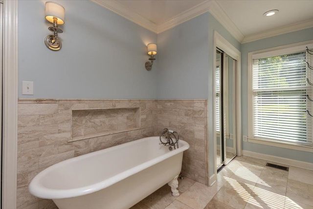 2608 HOLLY SPRING DR, Germantown, TN 38138