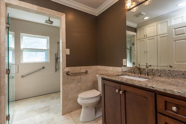 2608 HOLLY SPRING DR, Germantown, TN 38138