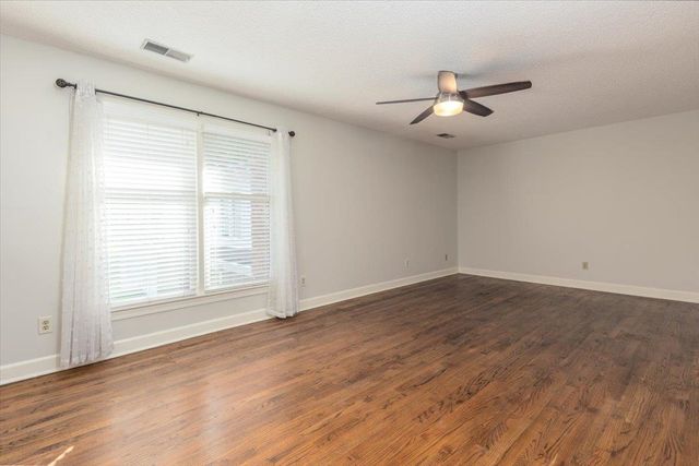 2608 HOLLY SPRING DR, Germantown, TN 38138
