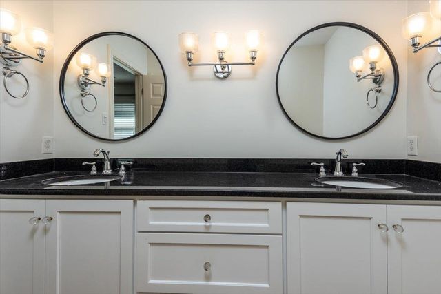 2608 HOLLY SPRING DR, Germantown, TN 38138