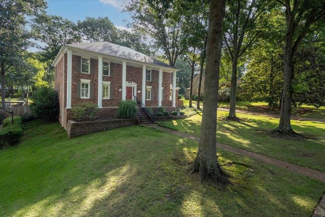 2608 HOLLY SPRING DR, Germantown, TN 38138