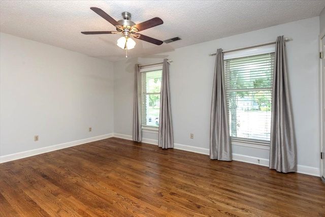 2608 HOLLY SPRING DR, Germantown, TN 38138
