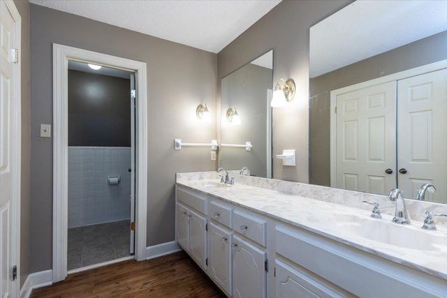 2608 HOLLY SPRING DR, Germantown, TN 38138