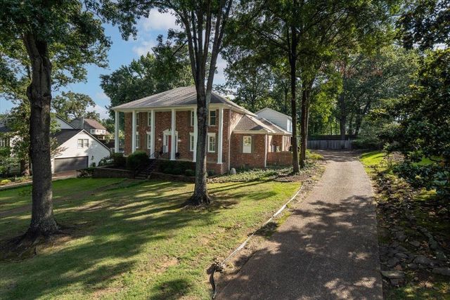 2608 HOLLY SPRING DR, Germantown, TN 38138