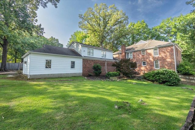 2608 HOLLY SPRING DR, Germantown, TN 38138