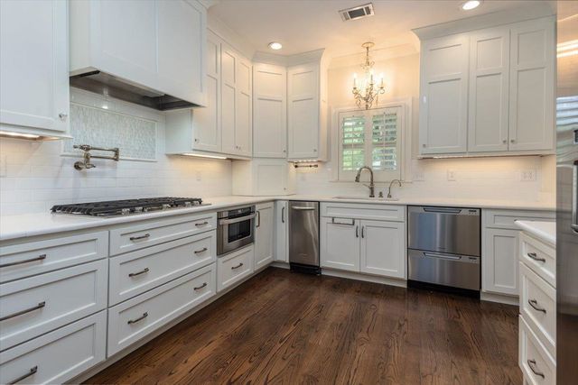 2608 HOLLY SPRING DR, Germantown, TN 38138