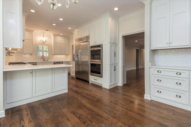2608 HOLLY SPRING DR, Germantown, TN 38138