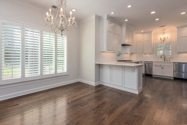 2608 HOLLY SPRING DR, Germantown, TN 38138