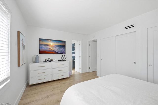 980 7th AVE S 204, Naples, FL 34102