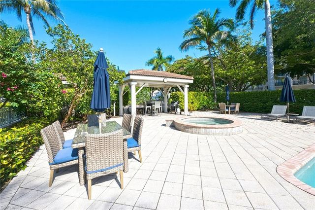 980 7th AVE S 204, Naples, FL 34102
