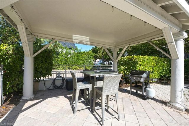 980 7th AVE S 204, Naples, FL 34102