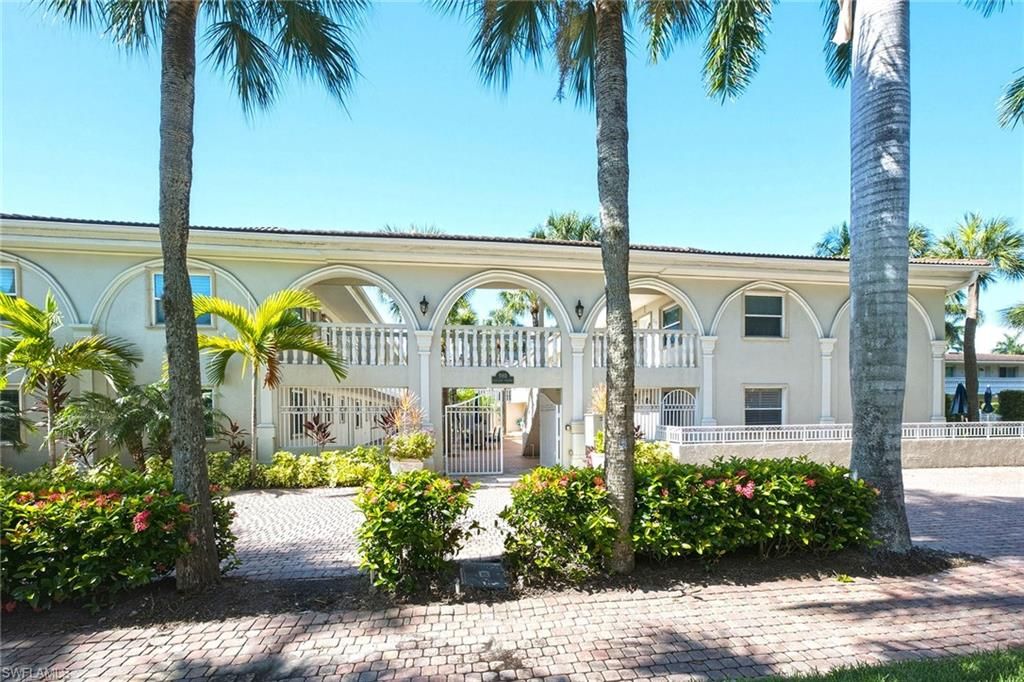 980 7th AVE S 204, Naples, FL 34102