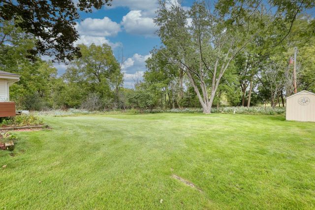 N17W27304 Lakefield DRIVE, Pewaukee, WI 53072