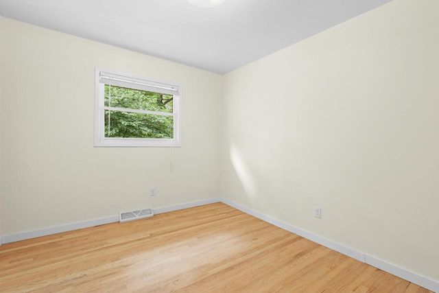 N17W27304 Lakefield DRIVE, Pewaukee, WI 53072