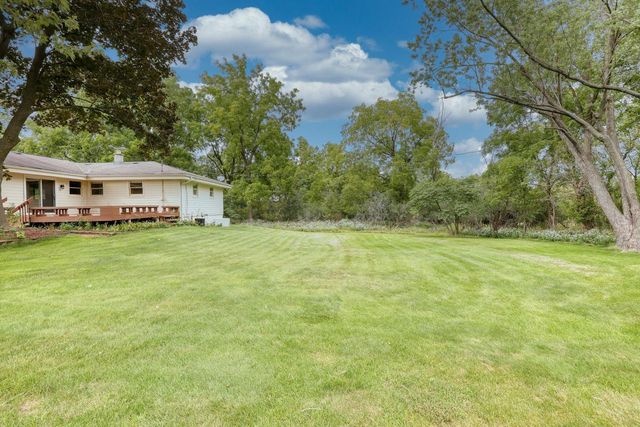 N17W27304 Lakefield DRIVE, Pewaukee, WI 53072